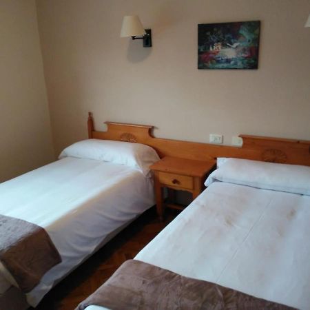 Albergue Hostal Sao Telmo Tui Esterno foto