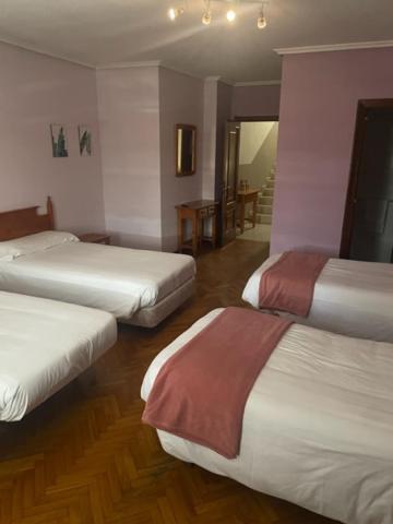 Albergue Hostal Sao Telmo Tui Esterno foto