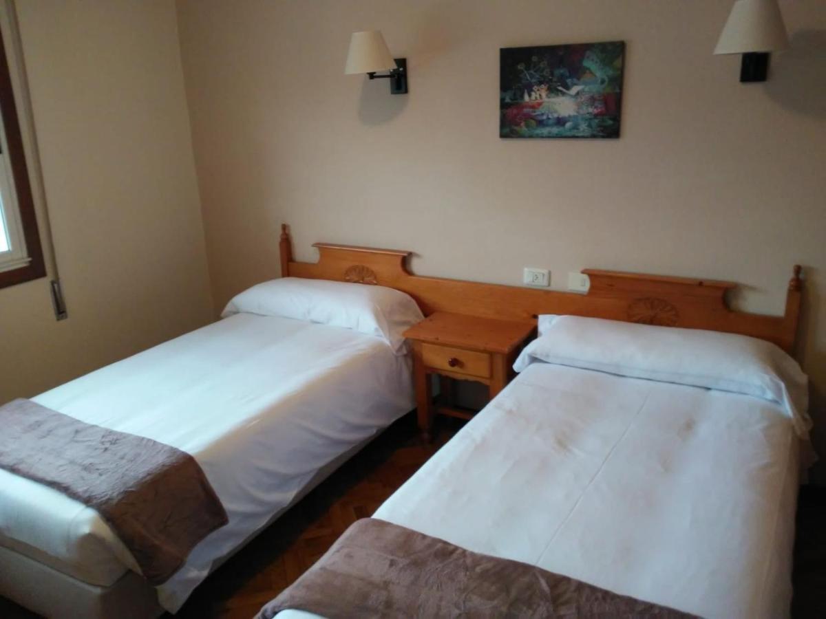 Albergue Hostal Sao Telmo Tui Esterno foto