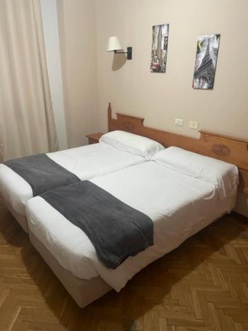 Albergue Hostal Sao Telmo Tui Esterno foto
