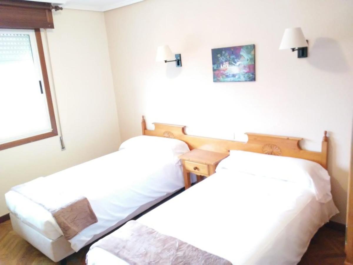 Albergue Hostal Sao Telmo Tui Esterno foto